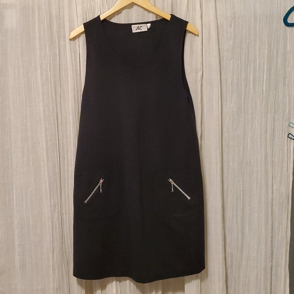 Dividends maternity dress size M